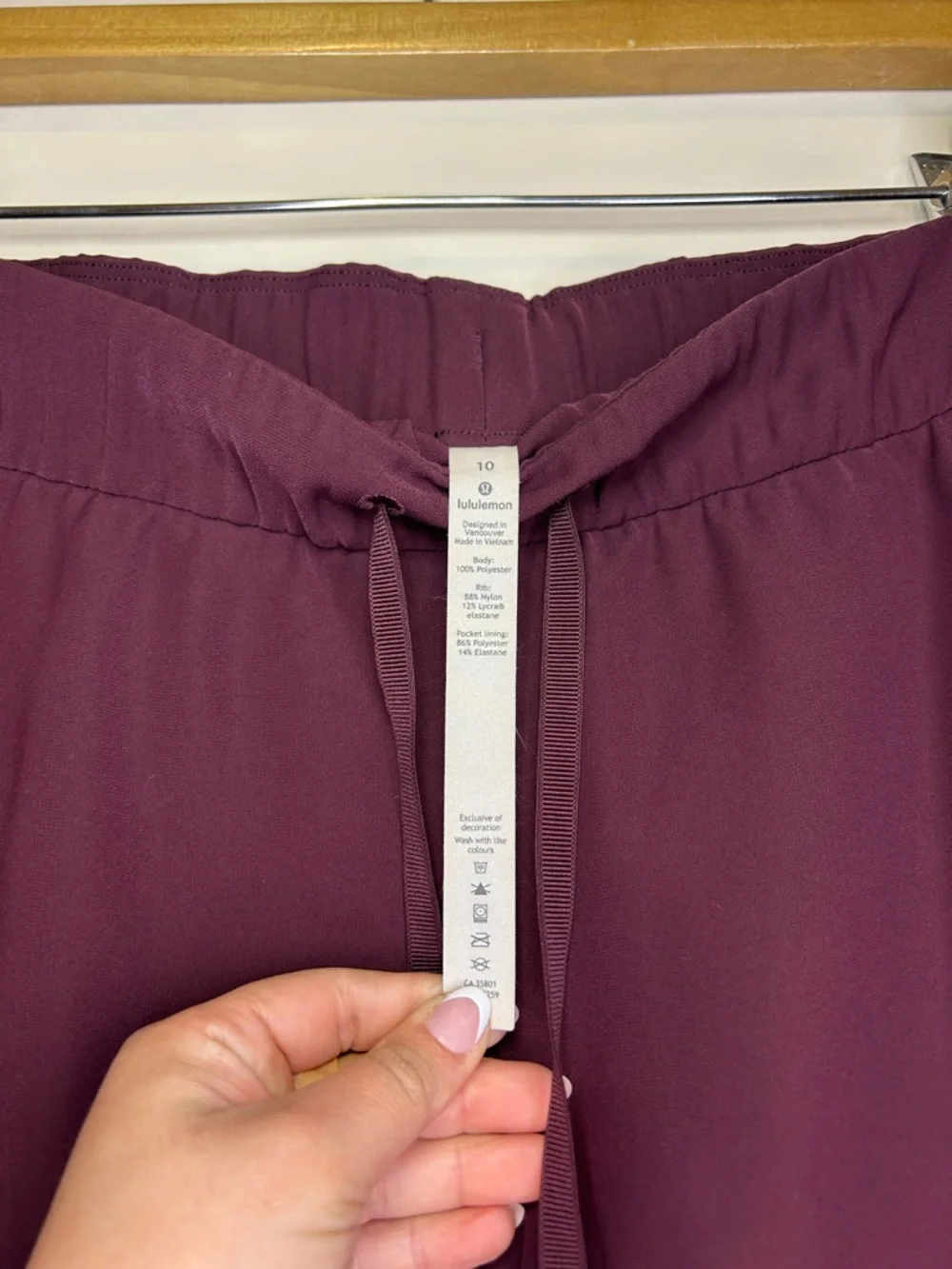 Lululemon On the Fly Jogger Woven Cassis Size 10 28” Burgundy - Picture 4 of 7